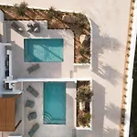 P Square Luxury Naxos