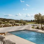 P Square Luxury Naxos *