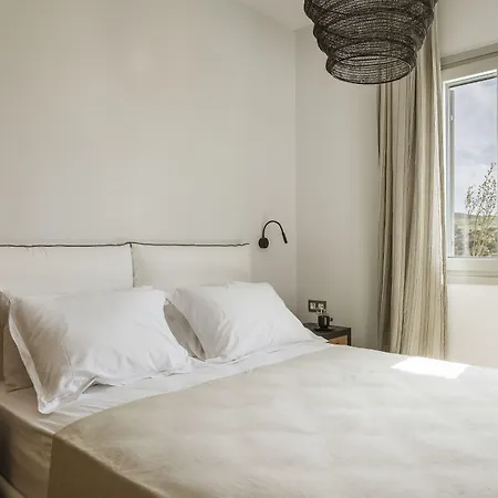 P Square Luxury Naxos