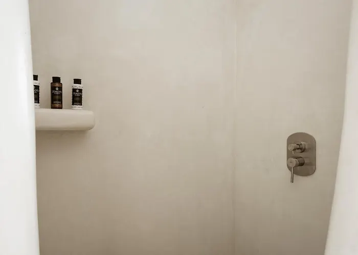 P Square Luxury Naxos